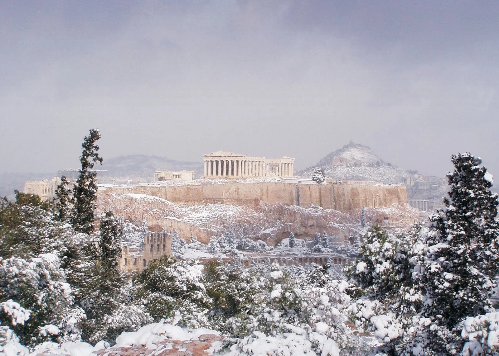 Έρχεται σφοδρή κακοκαιρία: «Ραφαήλ» και «Σοφία» φέρνουν πτώση της θερμοκρασίας, βροχές και καταιγίδες – Που θα χτυπήσουν